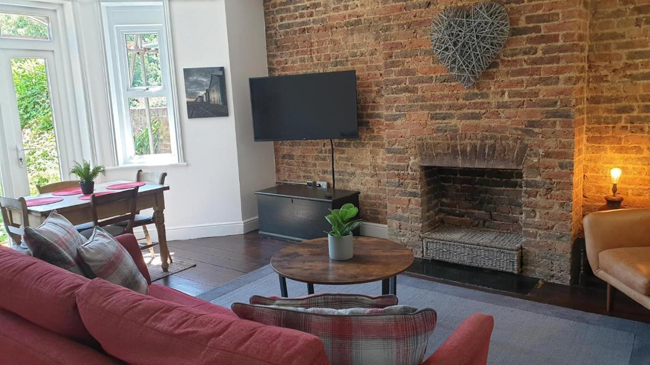 Beautiful Garden Apartment In Leafy St Leonards 5 Mins To Beach Extérieur photo